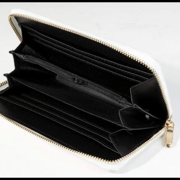 🍍Holographic pineapple zip wallets - Picture 2 of 5